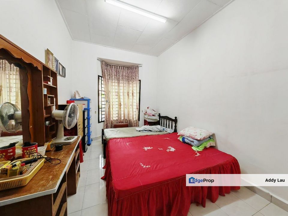 Taman Mengkibol Single Storey Terrace House, Johor, Kluang