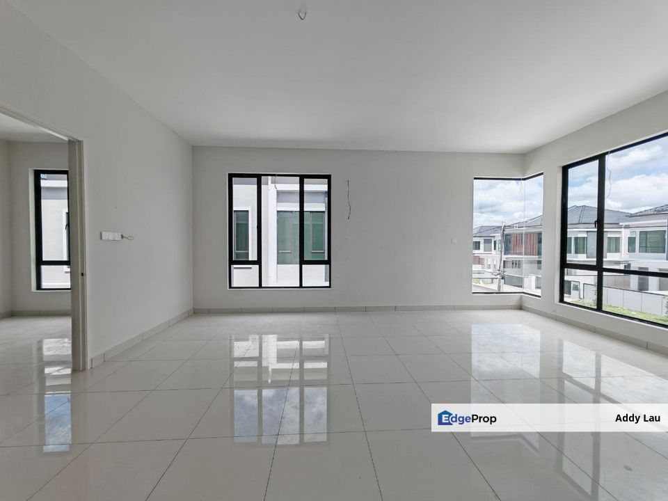 Taman Tasik Indah Double Storey Semi Cluster House for SALE, Johor, Kluang