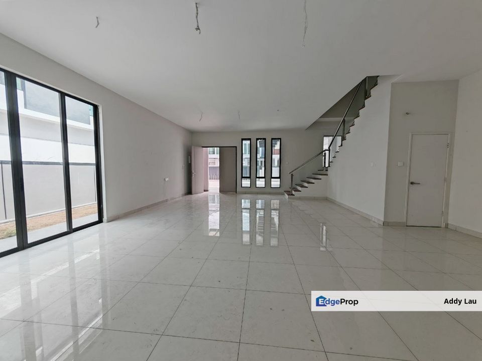 Taman Tasik Indah Double Storey Semi Cluster House for SALE, Johor, Kluang