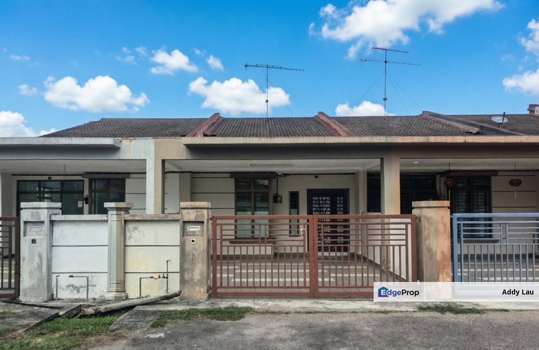 Taman Mengkibol Single Storey Terrace House, Johor, Kluang