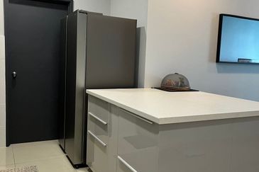 Meridin Bayvue Apartment