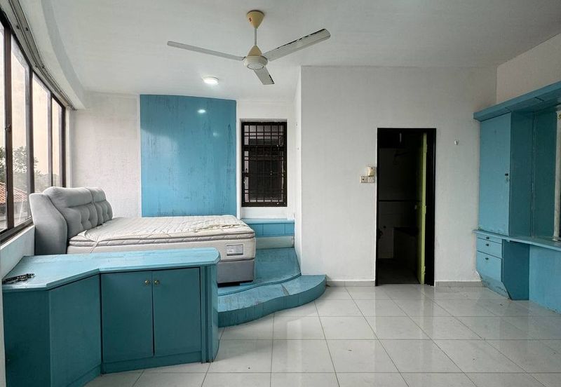 Aloha Tower Condominium