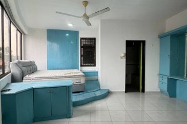 Aloha Tower Condominium