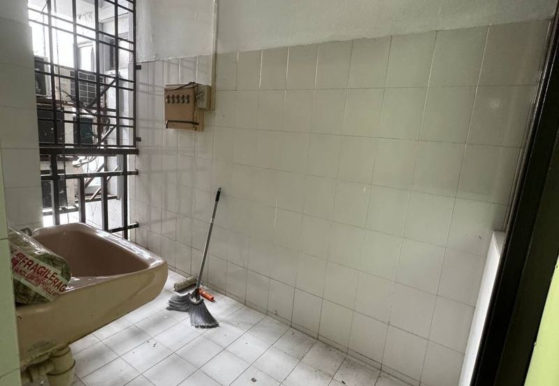 Aloha Tower Condominium