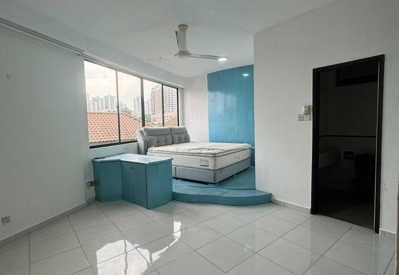 Aloha Tower Condominium