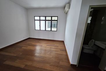 Taman Laguna Heights