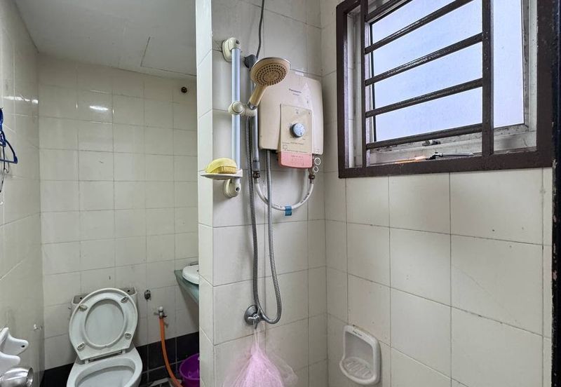 Bangunan Duta Impian (The Embassy Suites)