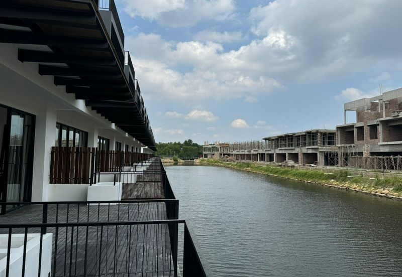 Senibong Cove Waterway Residences