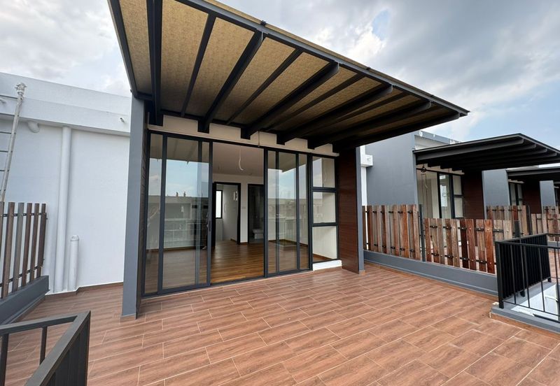 Senibong Cove Waterway Residences