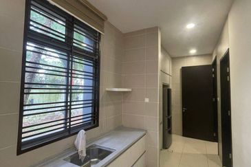 Park Link Villa @ Impian Height, Impian Emas Double Storey Semi Detached Corner Lot For Sale Fully Renovated Fully Extended