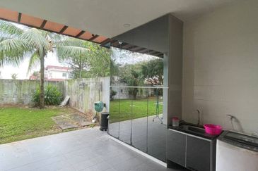 Park Link Villa @ Impian Height, Impian Emas Double Storey Semi Detached Corner Lot For Sale Fully Renovated Fully Extended