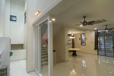 Park Link Villa @ Impian Height, Impian Emas Double Storey Semi Detached Corner Lot For Sale Fully Renovated Fully Extended