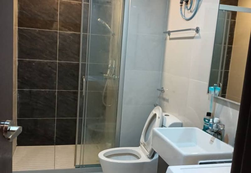 Baypoint @ Country Garden Danga Bay