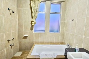 Bina Park Bandar Seri Alam