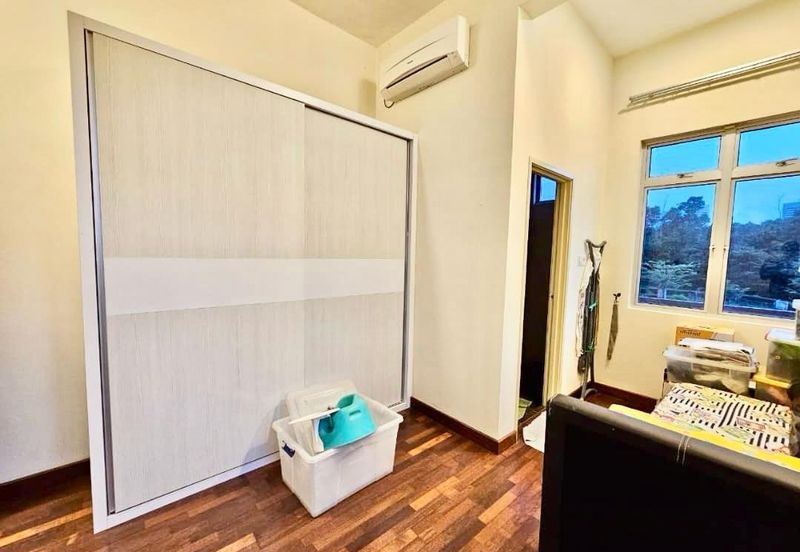 Bina Park Bandar Seri Alam