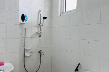 Seasons Luxury Apartments @ Amara Larkin