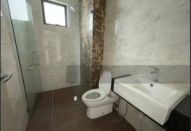 Taman Laguna Heights