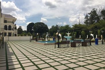 Taman Laguna Heights