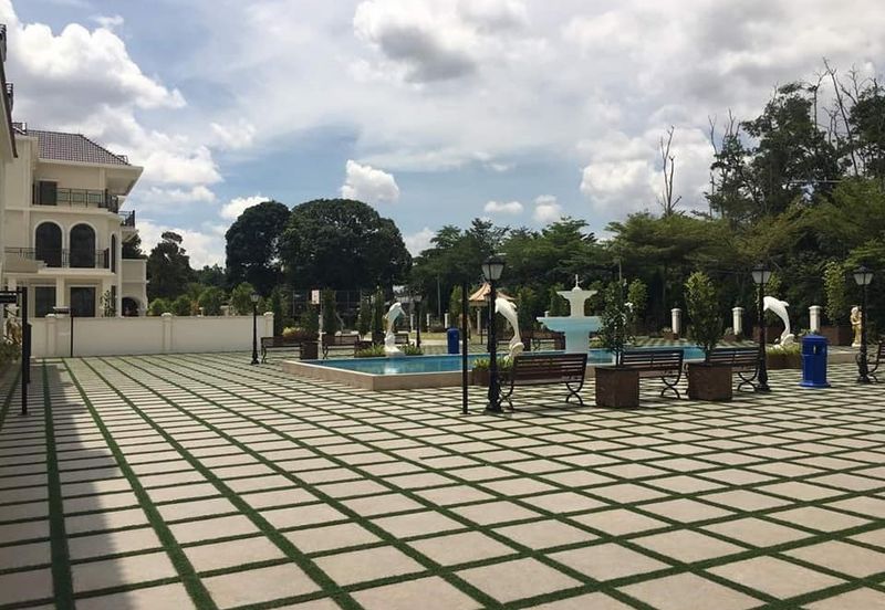 Taman Laguna Heights