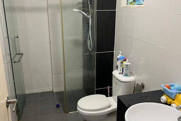 1Medini & Medini Signature