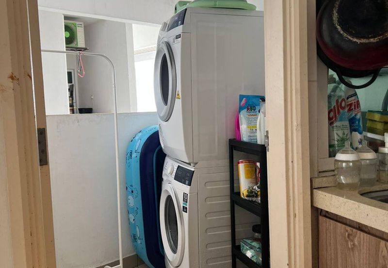 1Medini & Medini Signature