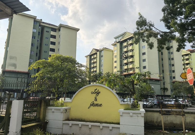 Lily & Jasmine Apartment