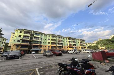 Lily & Jasmine Apartment