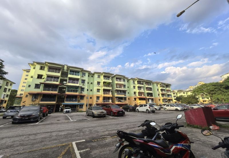 Lily & Jasmine Apartment