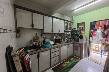 Lily & Jasmine Apartment