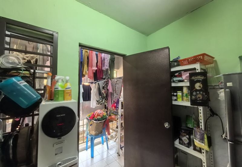 Lily & Jasmine Apartment