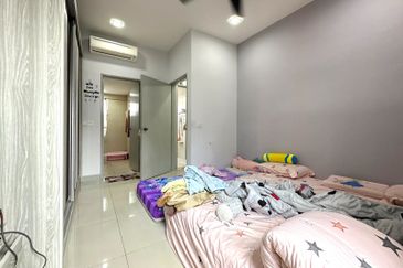 Dedaun Hijau (Greenfield Regency)