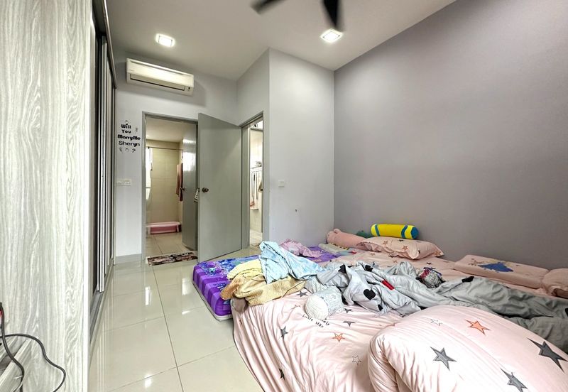 Dedaun Hijau (Greenfield Regency)