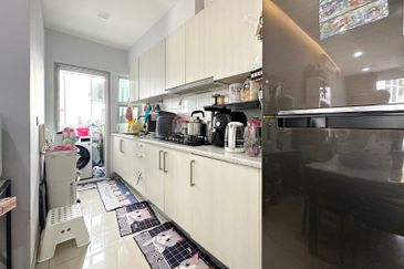 Dedaun Hijau (Greenfield Regency)