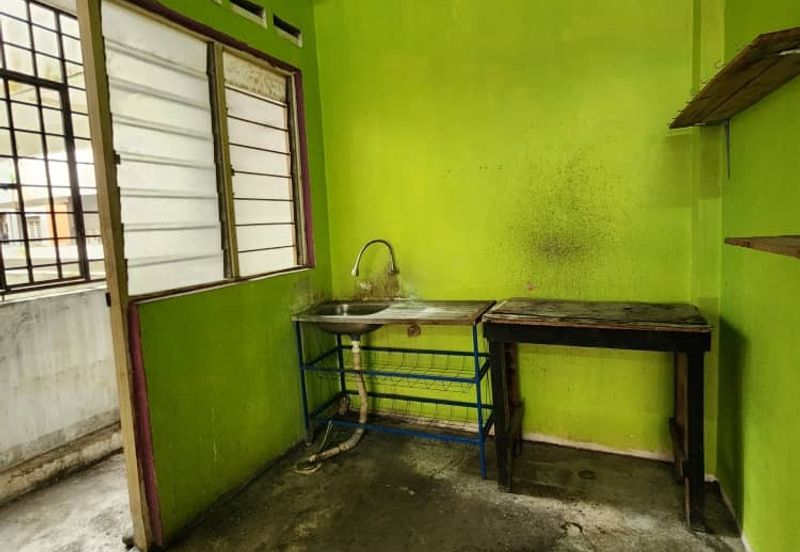 Taman Pulai Utama Flat