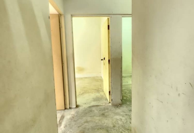 Taman Pulai Utama Flat