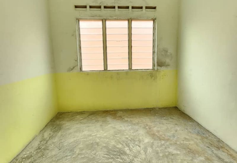 Taman Pulai Utama Flat