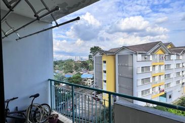 Bistari Impian Apartment @ Larkin