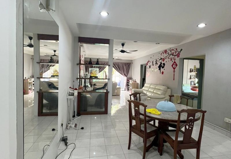 Bistari Impian Apartment @ Larkin