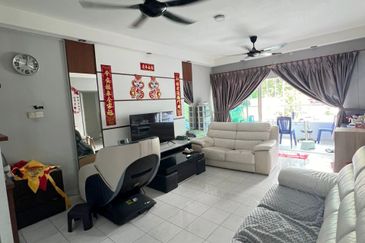 Bistari Impian Apartment @ Larkin