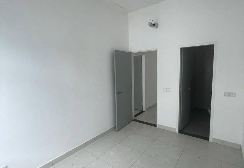 Elata Haven @ Taman Setia Tropika, Double Storey Terrace For Sale Brand New unit Gated Guarded 