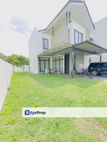Avira Garden Medini Iskandar / Endlot With 12ft Land , Johor, Nusajaya