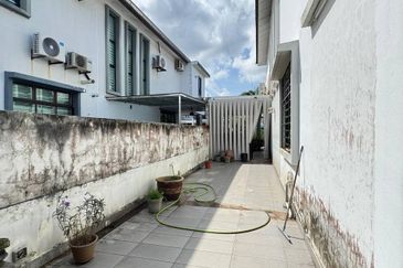 Maple Red, Adda Heights