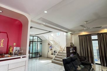 Maple Red, Adda Heights