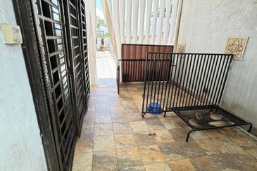 Maple Red, Adda Heights