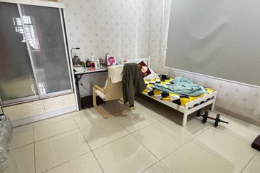 Maple Red, Adda Heights