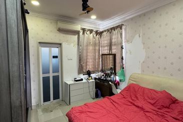 Maple Red, Adda Heights