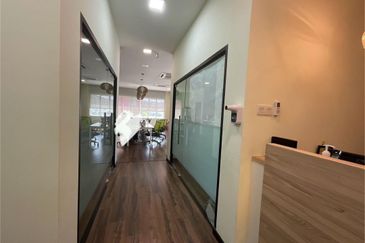 Pusat Perdagangan Danga Utama