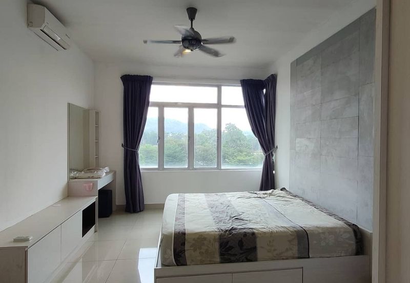 Eastbay Luxury Apartment