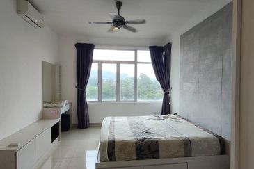 Eastbay Luxury Apartment