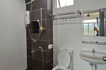 Eastbay Luxury Apartment